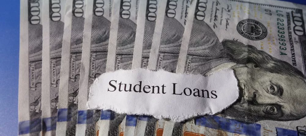 The Ultimate Guide to Managing Student Loans and Navigating Financial Aid